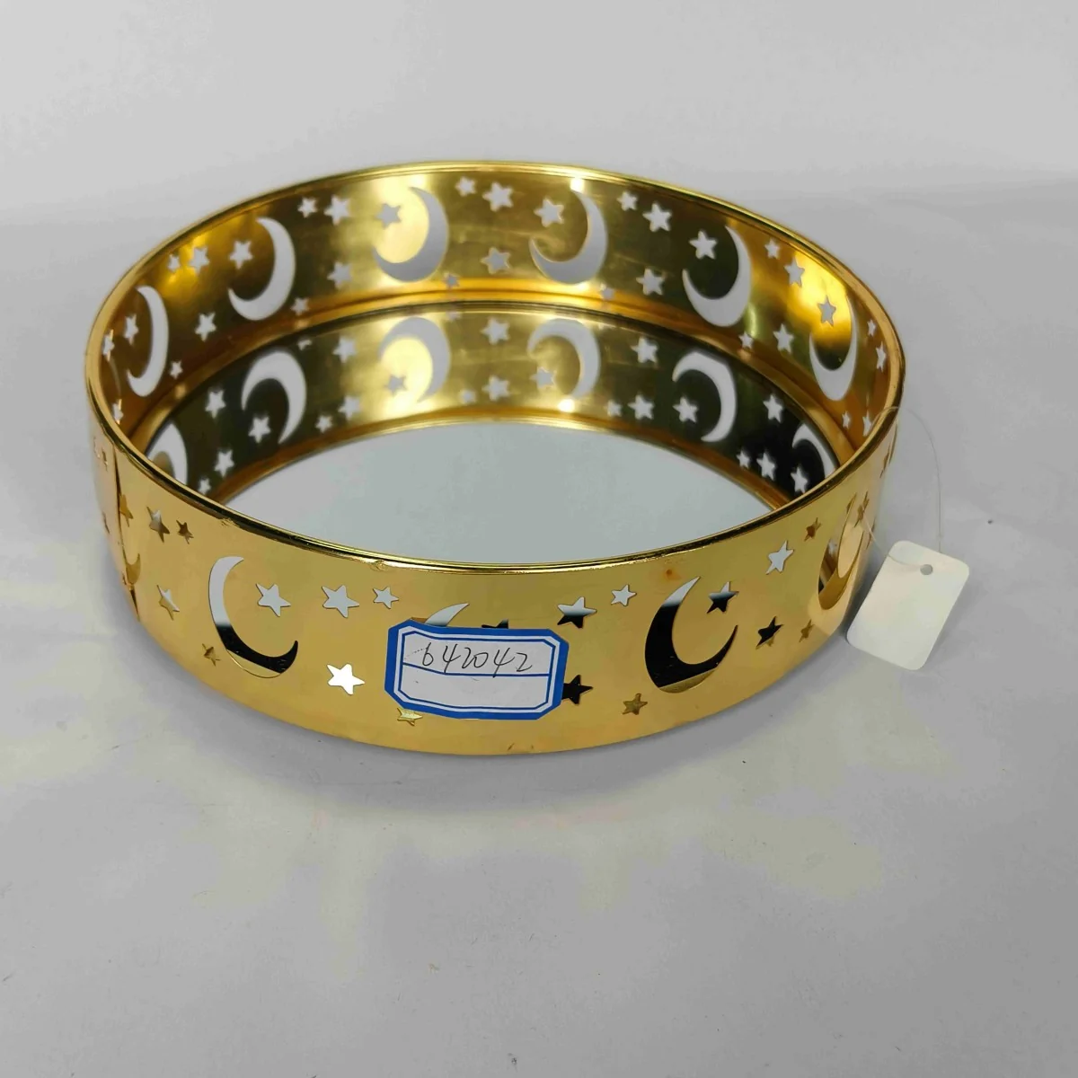 EID Golden Mirror Round Serving Tray 60pcs — size reference